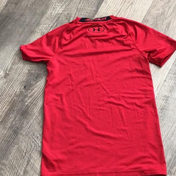 Under Armour Dri Fit Boys Shirt UPF30🦋🦋 - Picture 4 of 5